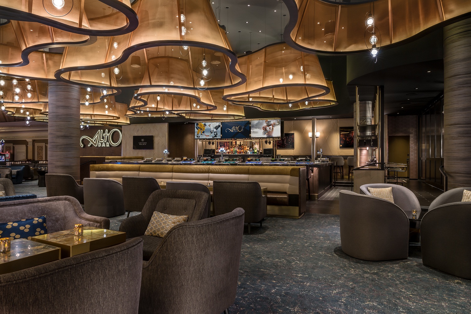 The Las Vegas Casino Bars You Should Visit in Your Lifetime_2