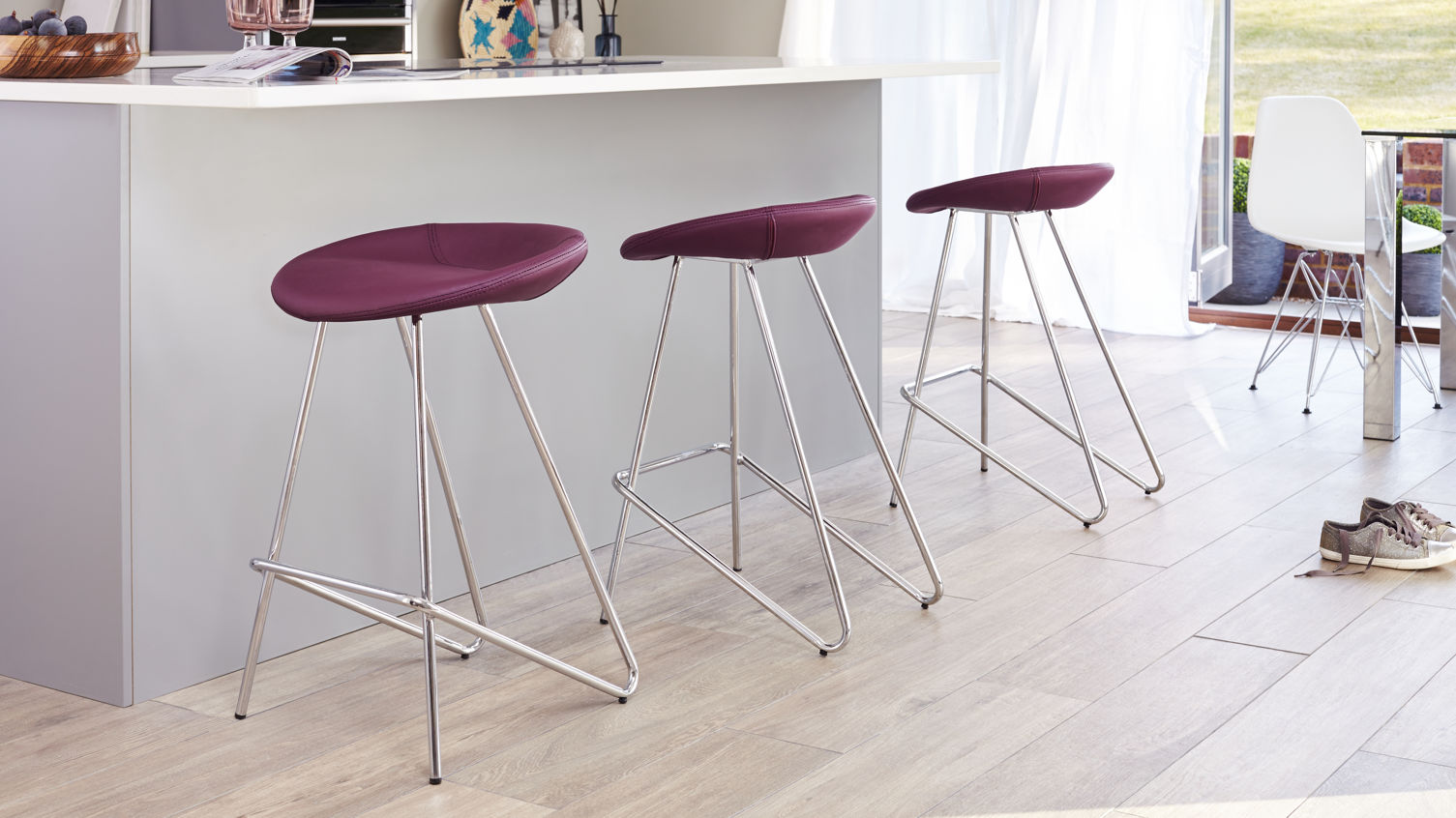 Stay Trendy in 2018 with These Ultra Violet Bar Chairs _1
