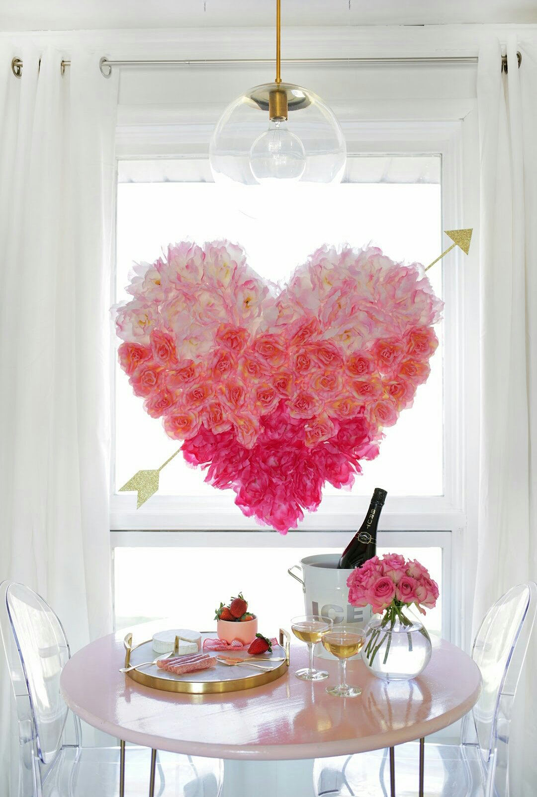 Plan the Perfect Valentine's Day Dinner W/ These Fancy Table Settings