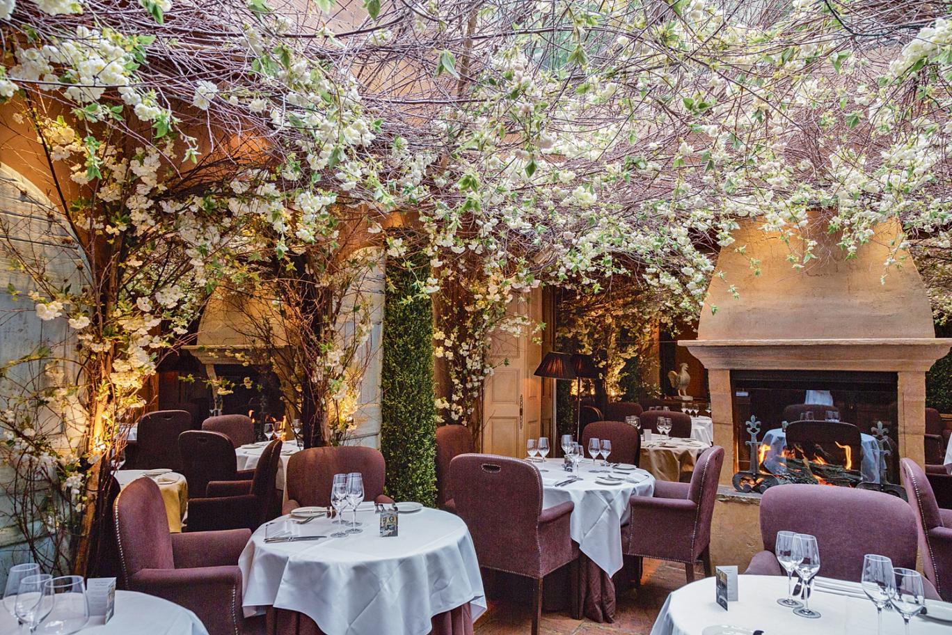 Take Your S.O. to One of the Most Romantic Restaurants in London _3