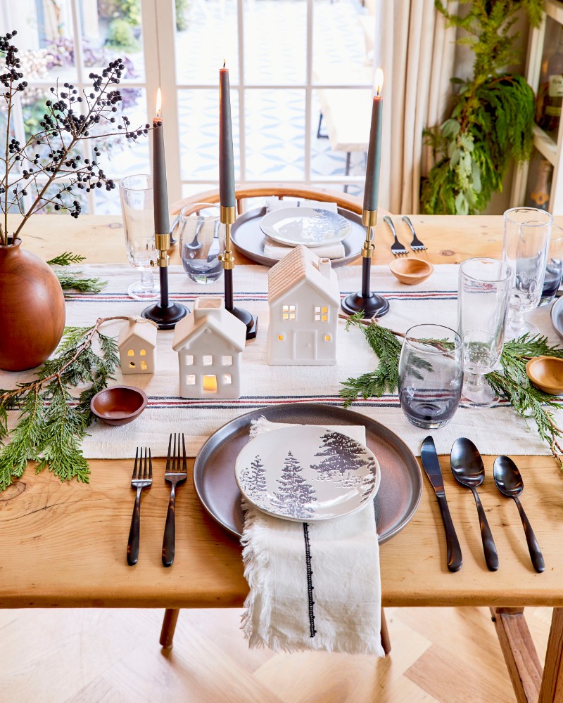 Get A Beautiful Christmas Tablescape With Our Tips!