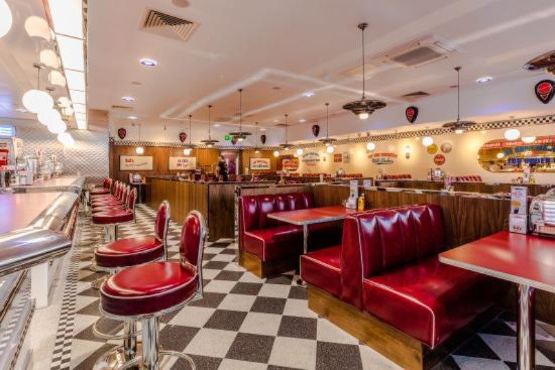 Vintage Restaurants Around The World You Should Check Out ; Ed’s Easy Diner 2